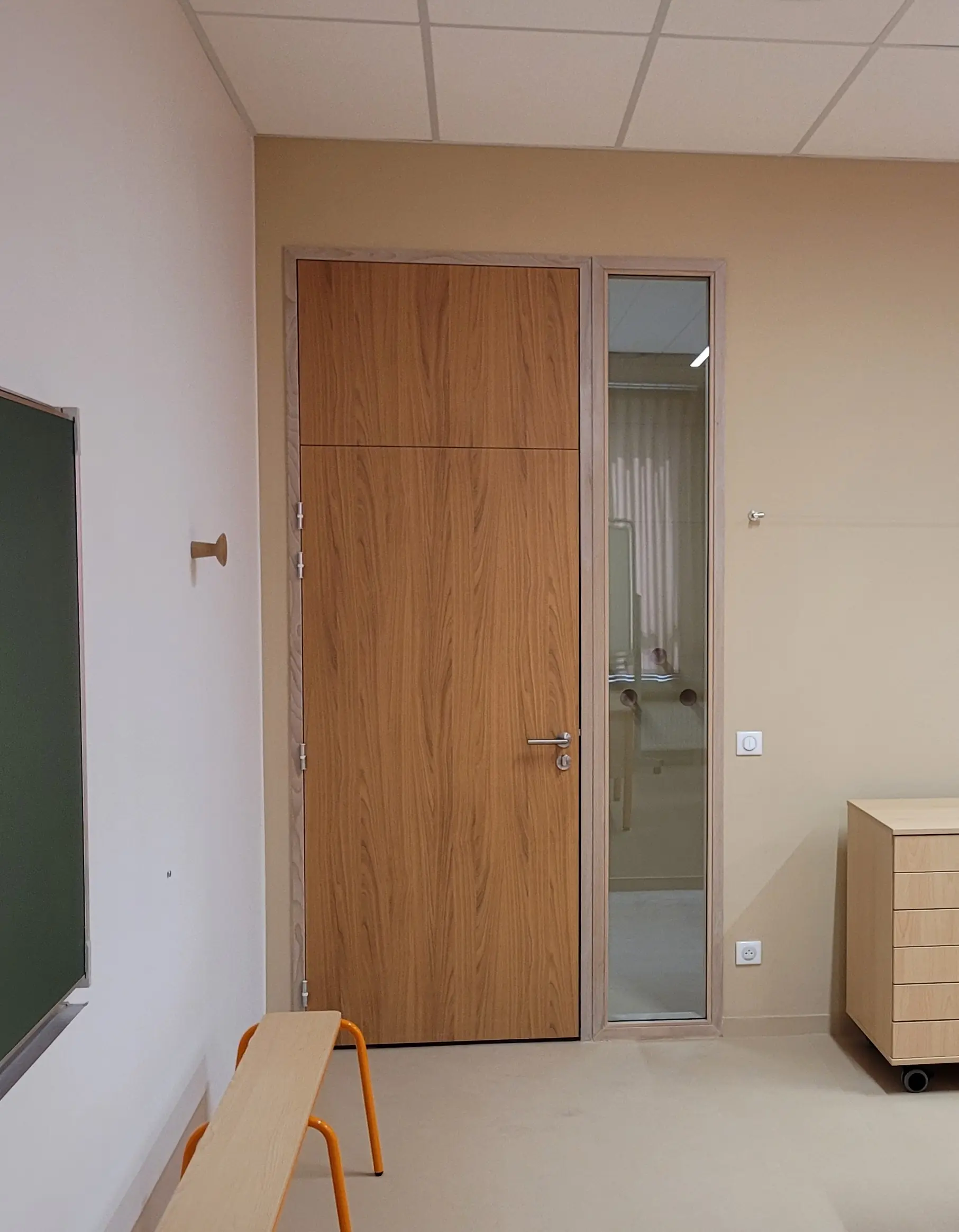 Bloc-porte simple vantail simple action avec imposte sur huisseries bois ou métallique