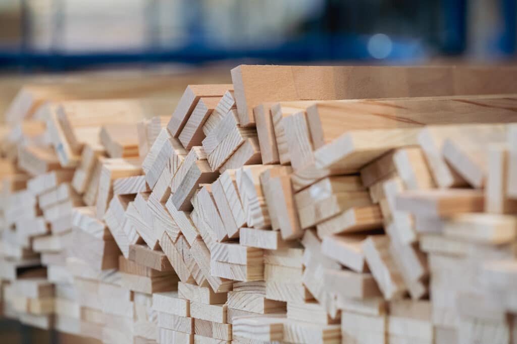 chutes de bois revalorisées en barres d'écartement polytech