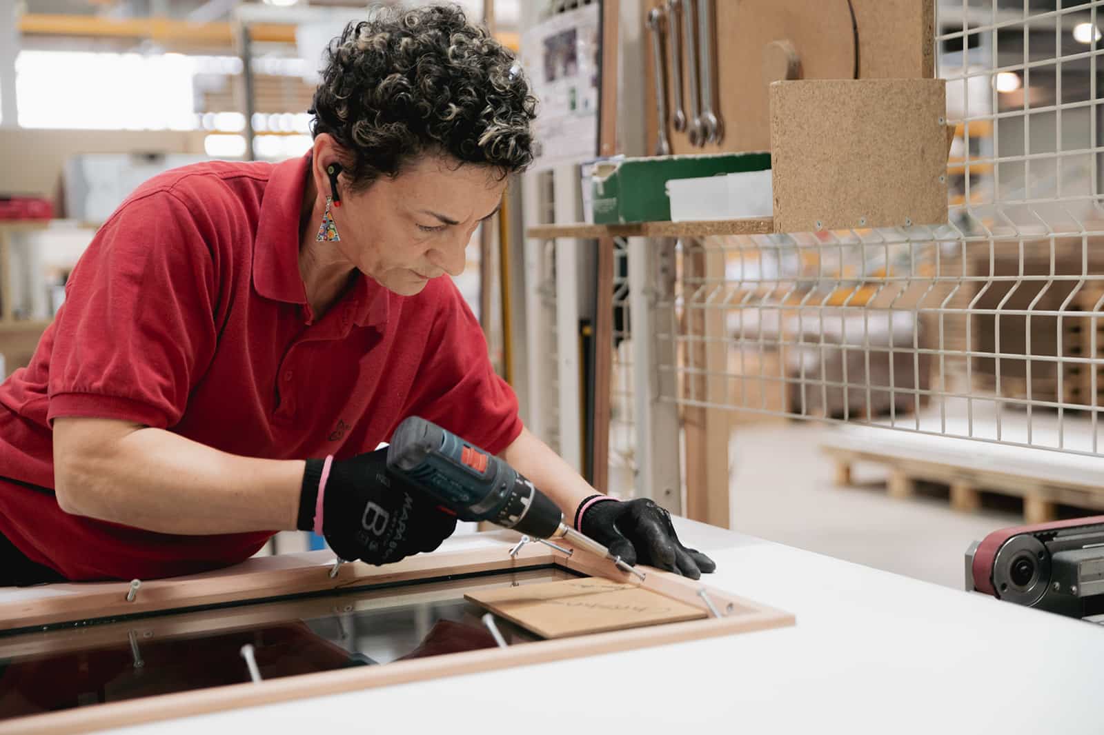 fixation de parclose en bois sur une porte technique polytech